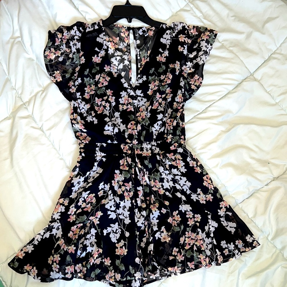 Black Floral Shorts Outfit